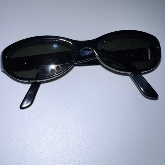 Gucci Vintage Black GG2504/S Rimmed Oval Sunglasses main image 9